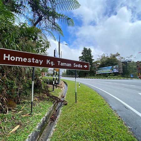 Aiza Homestay Opposite Abang Strawberry Taman Sedia Tanah Rata Dış mekan fotoğraf