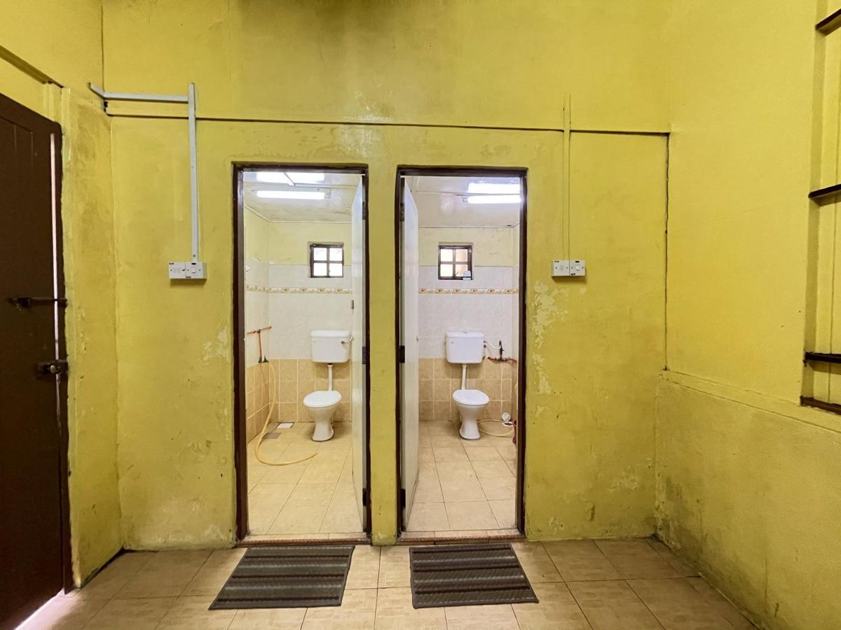 Aiza Homestay Opposite Abang Strawberry Taman Sedia Tanah Rata Dış mekan fotoğraf