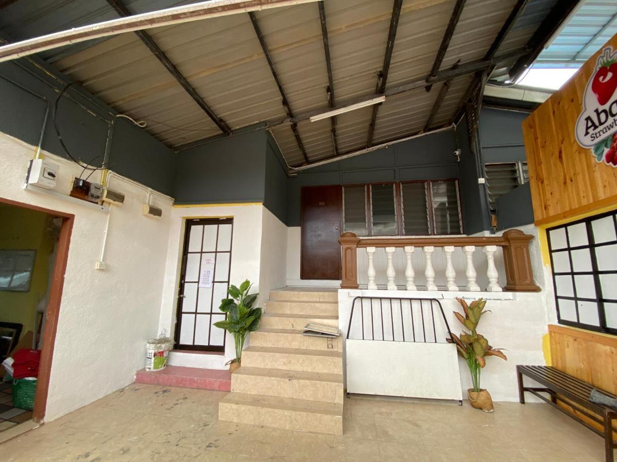 Aiza Homestay Opposite Abang Strawberry Taman Sedia Tanah Rata Dış mekan fotoğraf