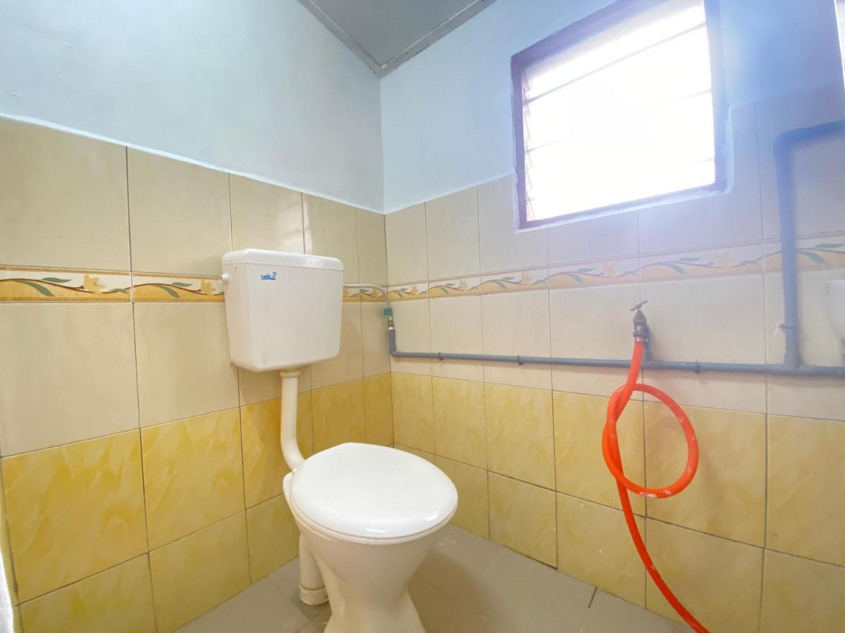 Aiza Homestay Opposite Abang Strawberry Taman Sedia Tanah Rata Dış mekan fotoğraf