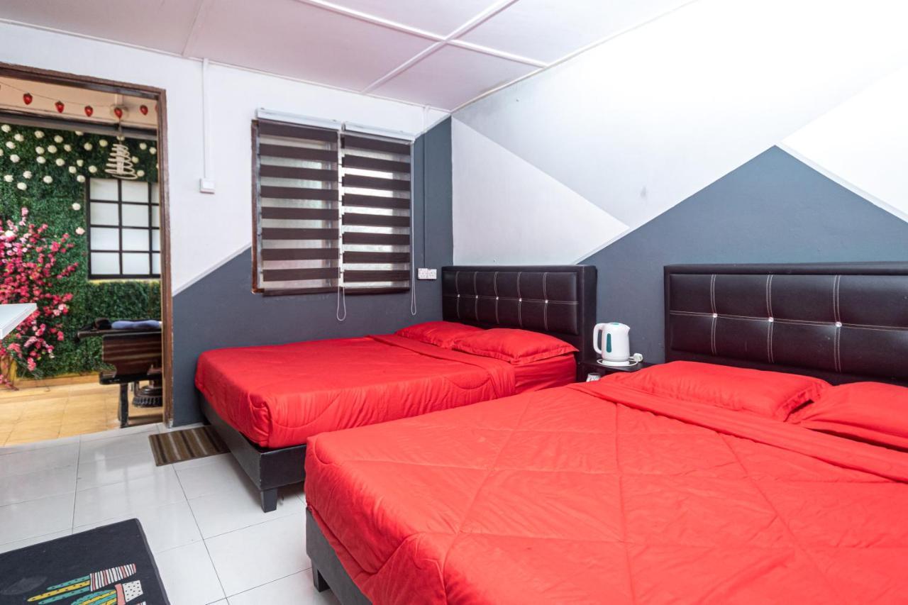 Aiza Homestay Opposite Abang Strawberry Taman Sedia Tanah Rata Dış mekan fotoğraf