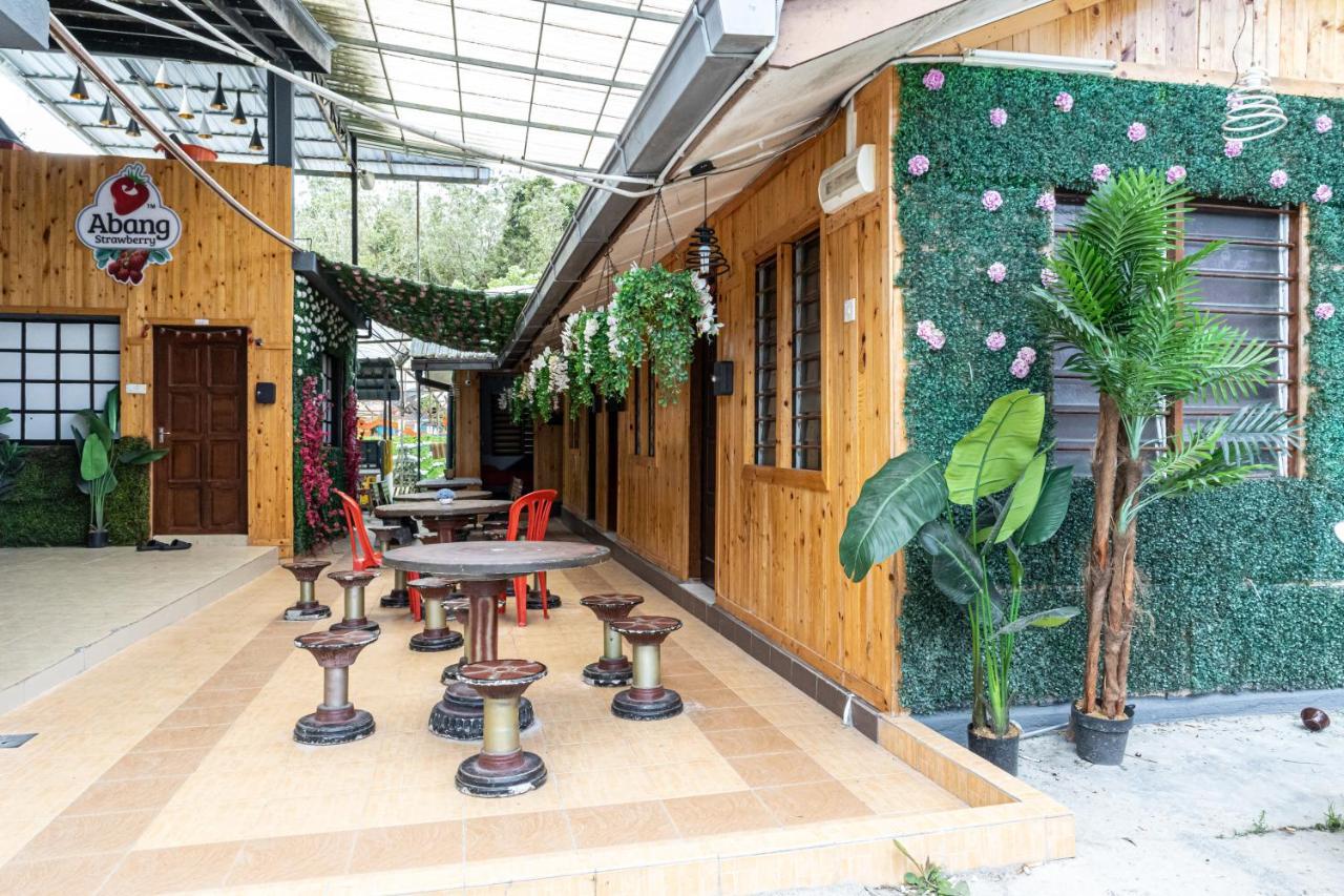 Aiza Homestay Opposite Abang Strawberry Taman Sedia Tanah Rata Dış mekan fotoğraf