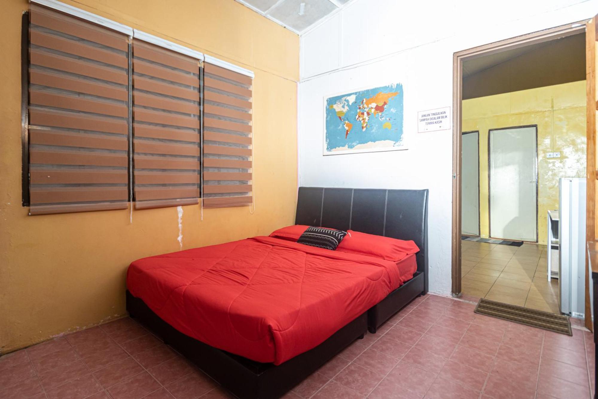 Aiza Homestay Opposite Abang Strawberry Taman Sedia Tanah Rata Dış mekan fotoğraf