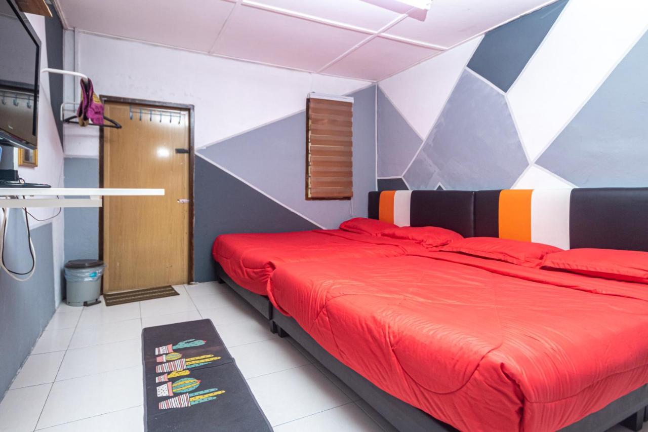 Aiza Homestay Opposite Abang Strawberry Taman Sedia Tanah Rata Dış mekan fotoğraf